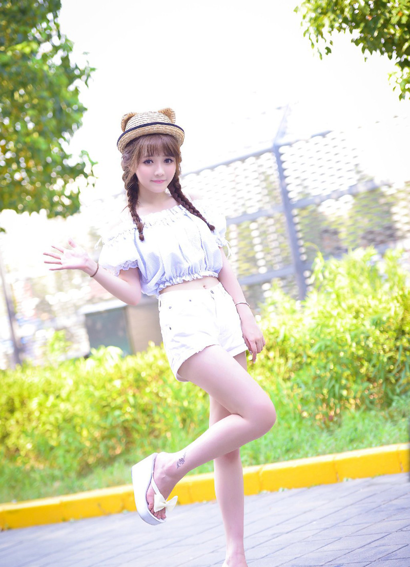 “退！退往夏口！”陈到咬了咬牙，此刻也只能退了，如果以柴桑大营的兵力来算，对方不可能在占据江夏，伏击自己的情况下，还有余力去夺取夏口，虽然眼下夏口已经成了一处死地，但除了夏口，他没有别的地方可退。
